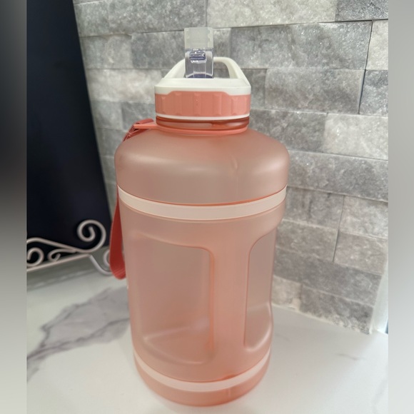 64 OZ WATER BOTTLE WITH STRAW ROSE GOLD - Picture 2 of 4